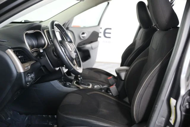 Used 2016 Gray Jeep Latitude image 18
