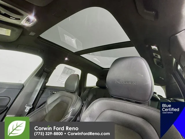 Used 2019 Ice White Volvo T5 R-Design image 26