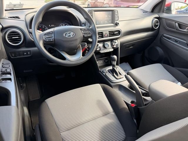 Used 2021 Red Hyundai SE image 6