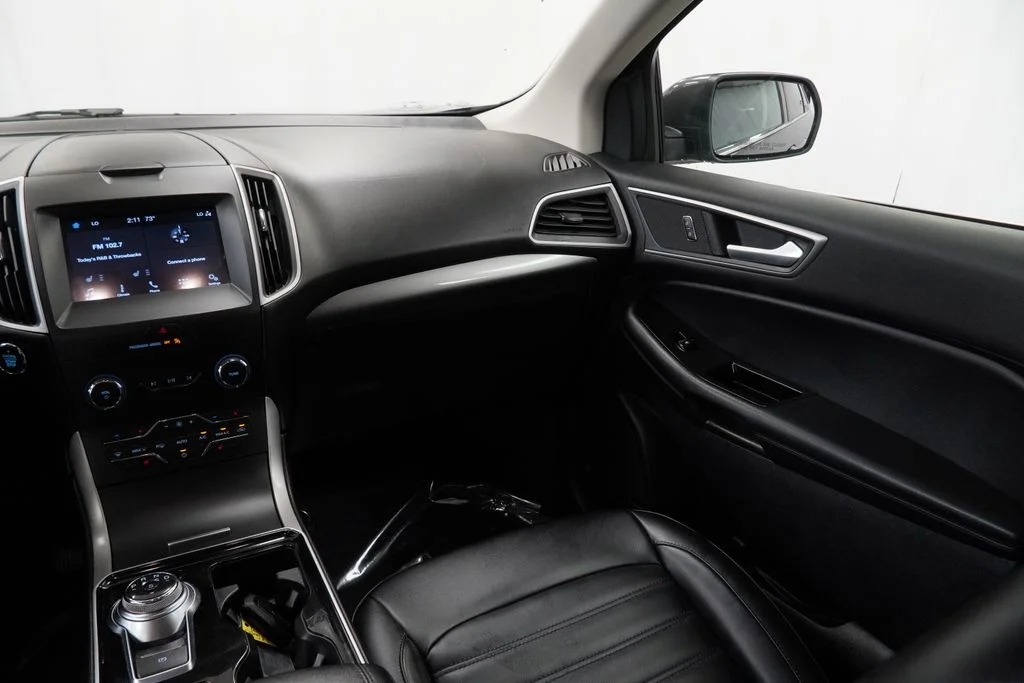 Used 2019 Gray Ford SEL image 14