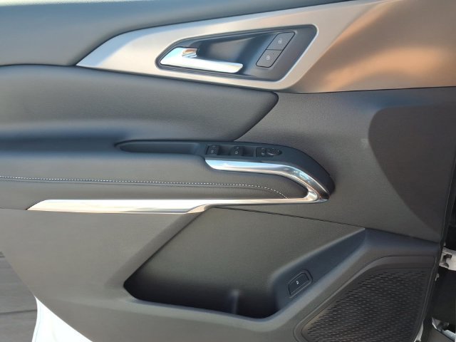 New 2027 Summit White Chevrolet LT image 13