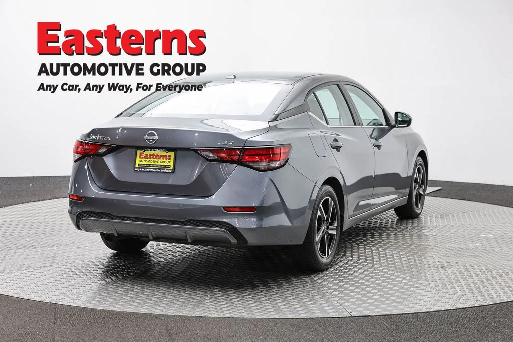 Used 2024 Gray Nissan SV image 5