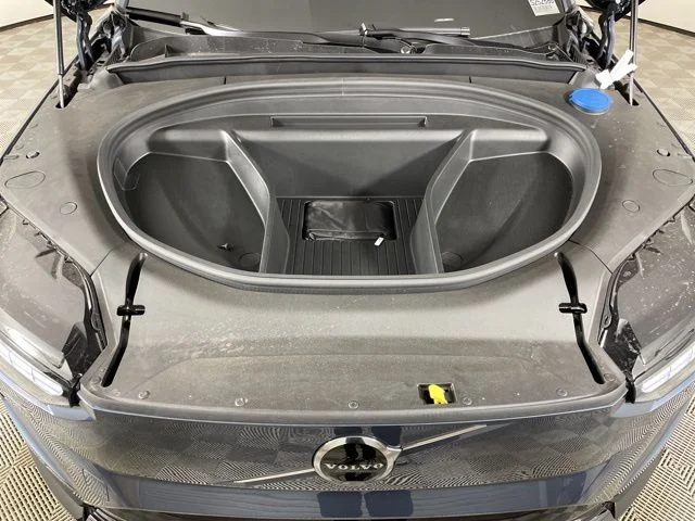 Used 2025 Blue Volvo Ultra Twin Motor Performance image 44