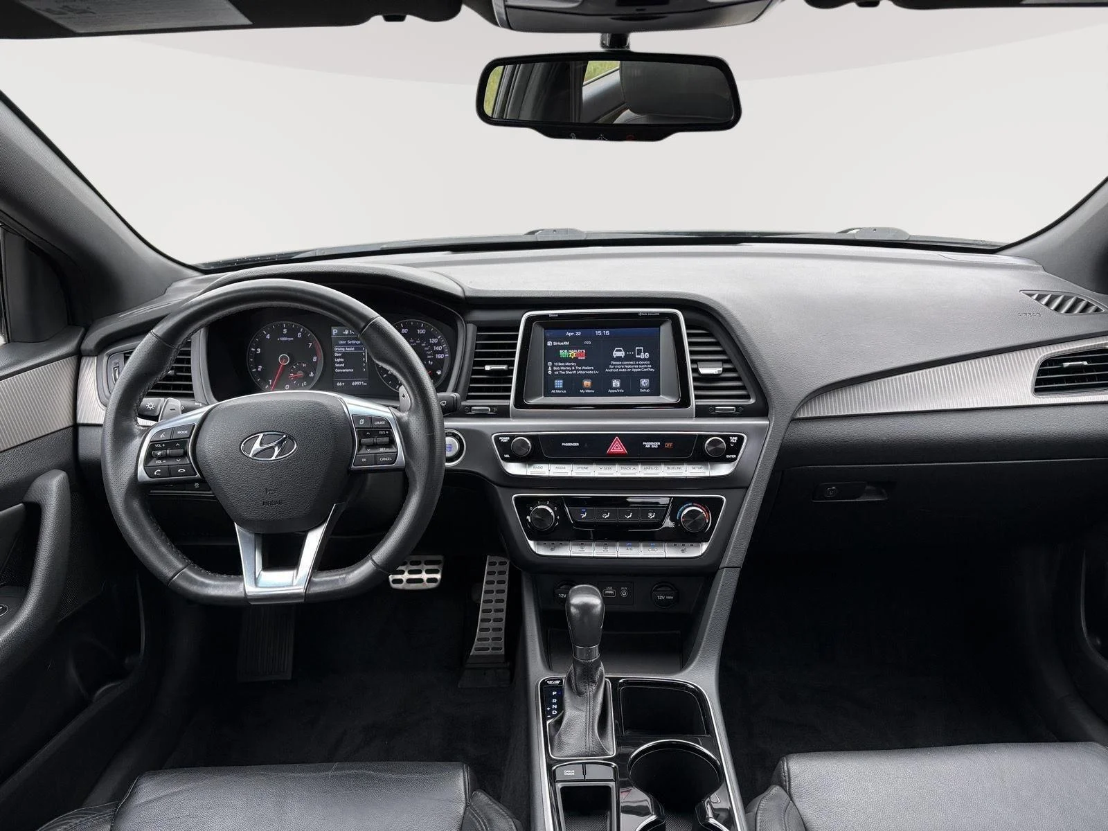 Used 2018 Phantom Black Hyundai Sport image 13