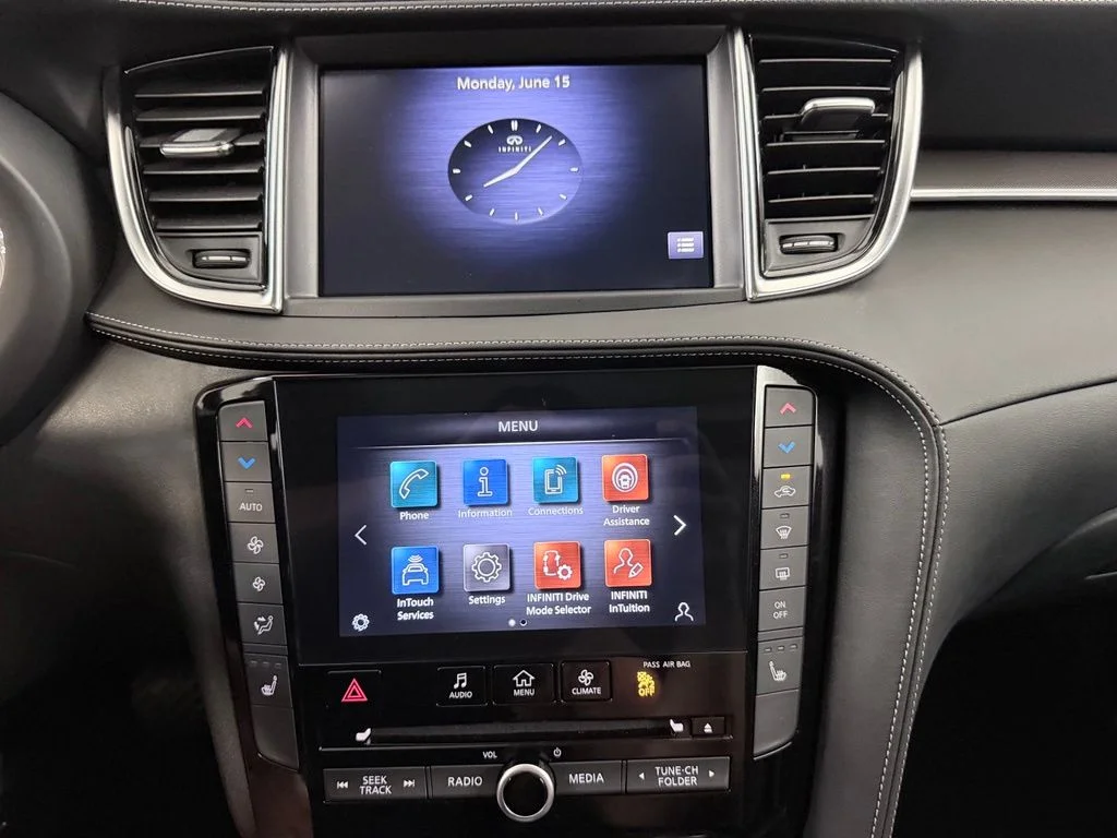 Certified Used 2023 Gray INFINITI LUXE image 17