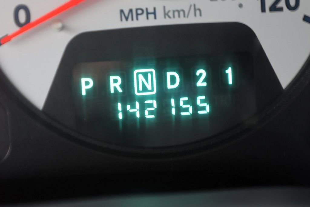 Used 2006 Bright White Dodge SLT image 14