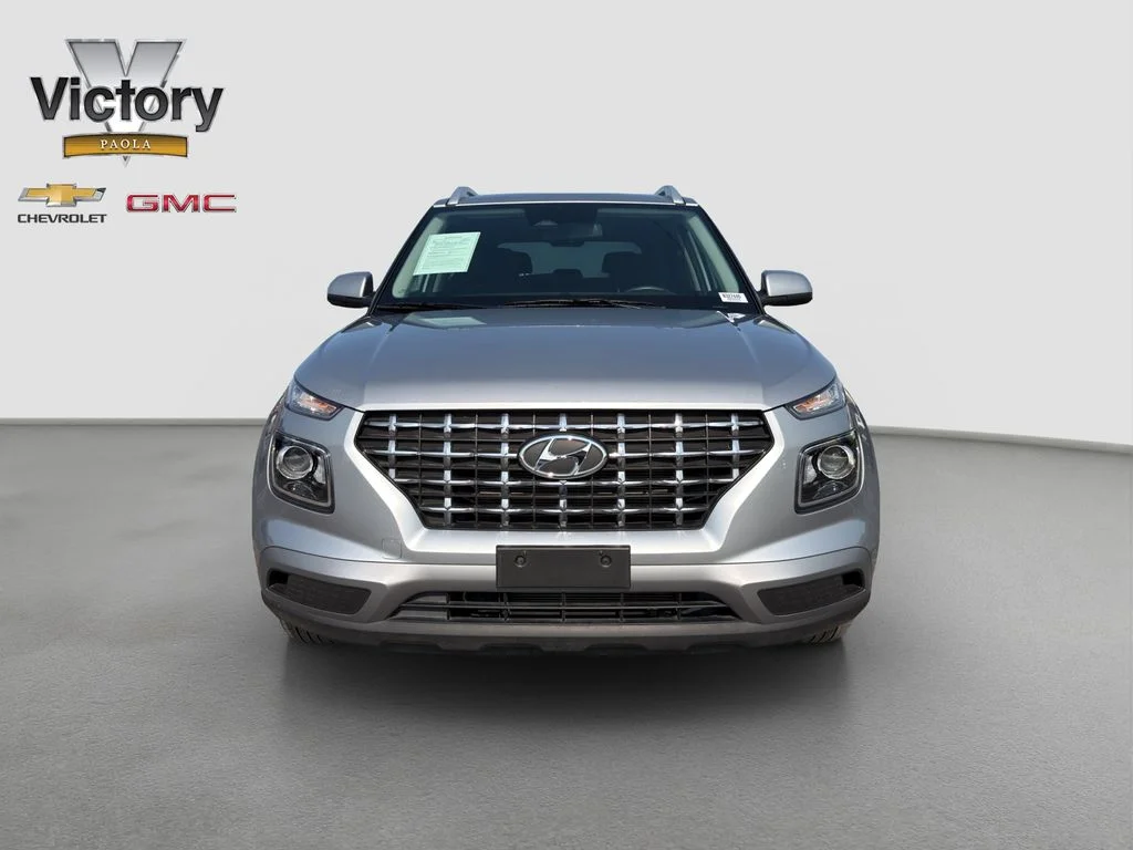 Used 2024 Hyundai Venue SEL with VIN KMHRC8A38RU327446 for sale in Kansas City