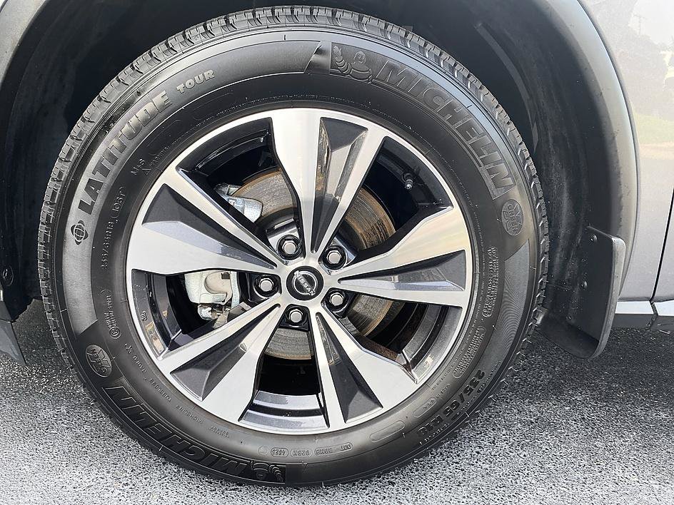 Used 2024 Gun Metallic Nissan SV image 8