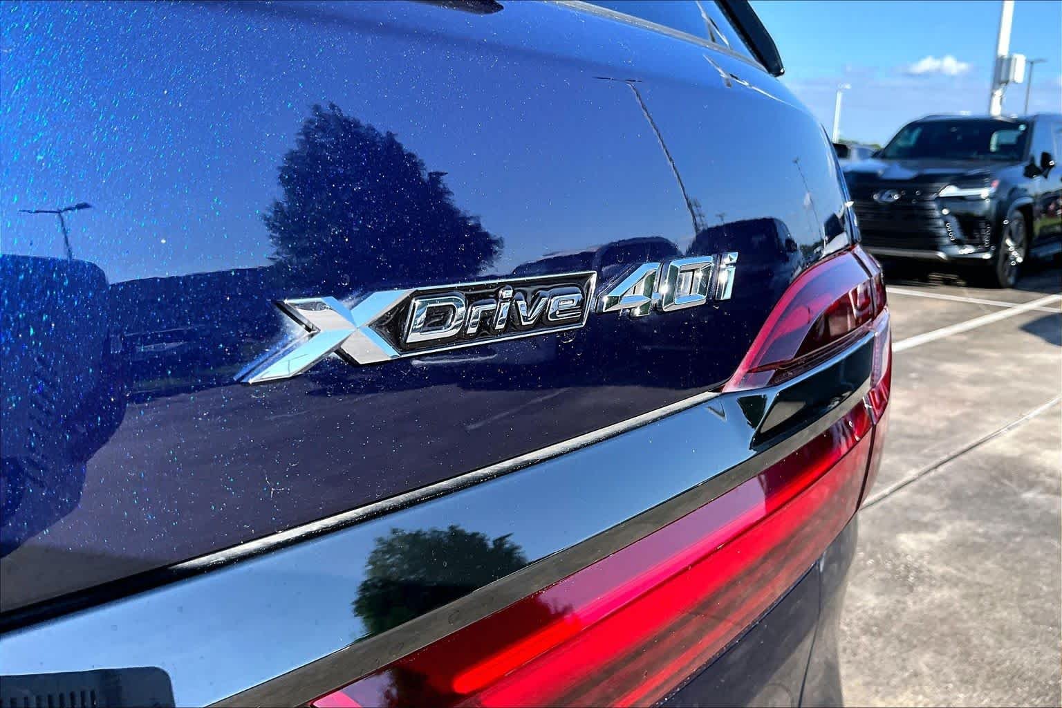 Used 2022 Tanzanite Blue II Metallic BMW xDrive40i image 10