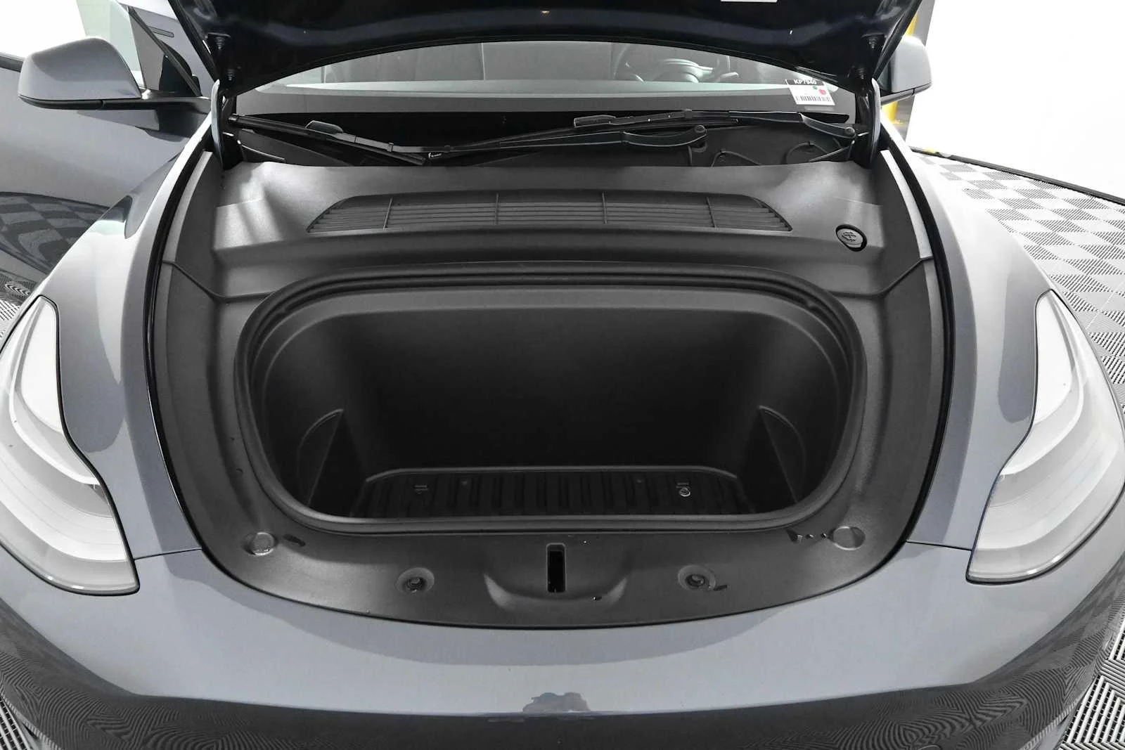 Used 2022  Tesla Performance image 29