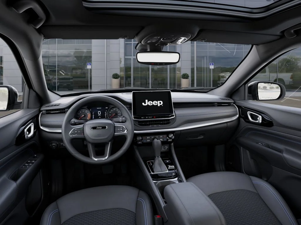 New 2026 Bright White Clear-Coat Exterior Paint Jeep Latitude image 14