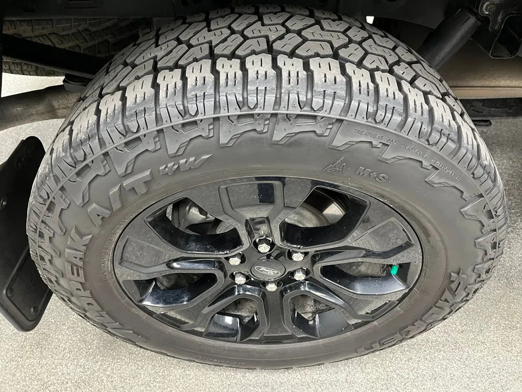 Used 2023 Black Ford XLT image 17