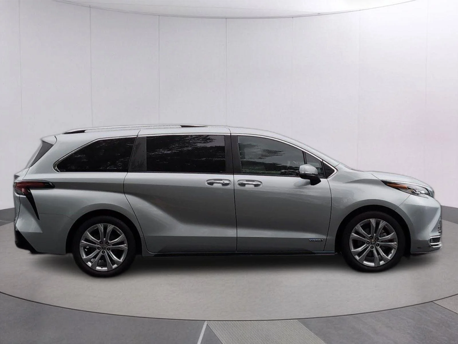 Used 2021 Celestial Silver Metallic Toyota Platinum 7-Passenger image 8