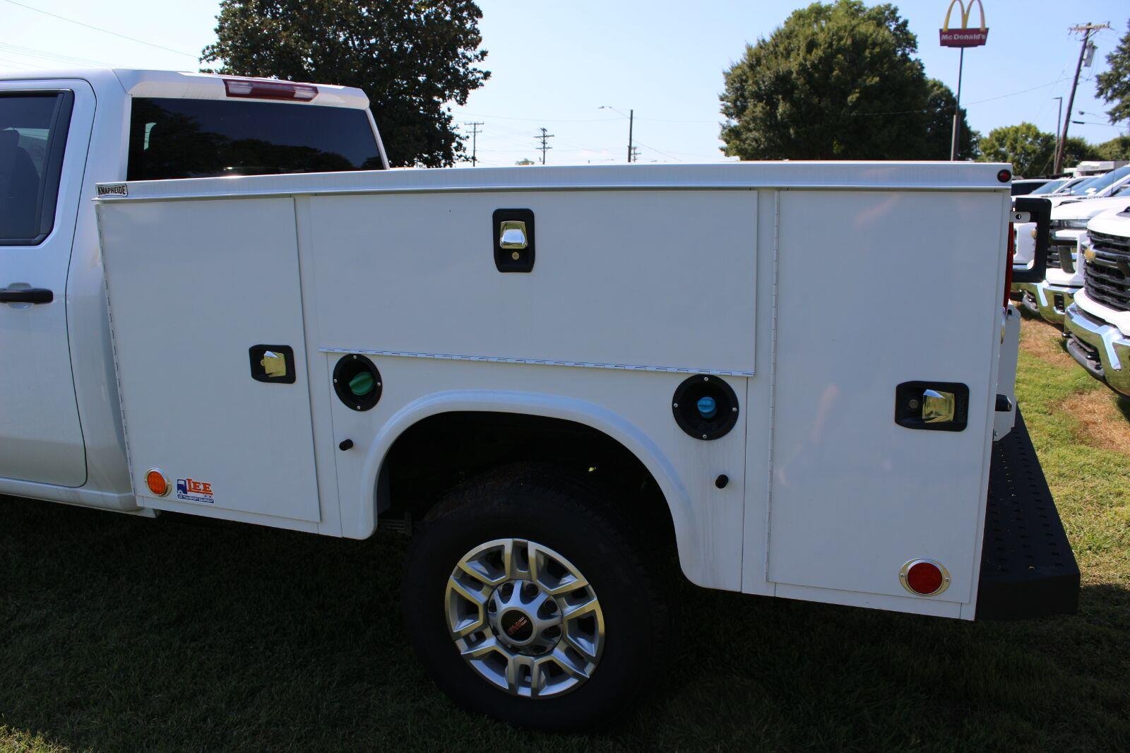 New 2026 Summit White GMC Pro image 14