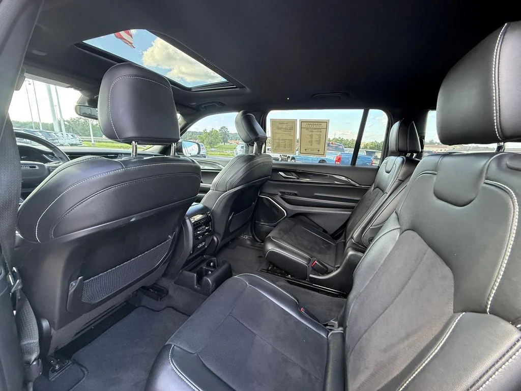 Used 2022 Gray Jeep Altitude image 21