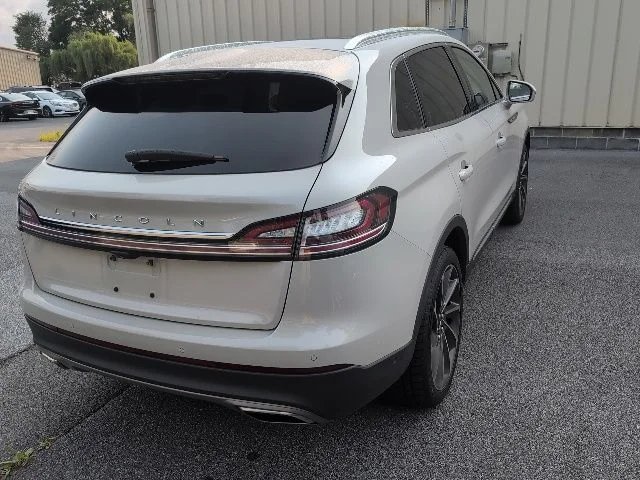 Used 2023 White Lincoln Reserve image 7