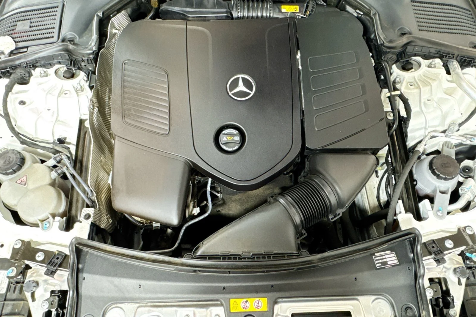 Used 2024 Polar White Mercedes-Benz C 300 image 29