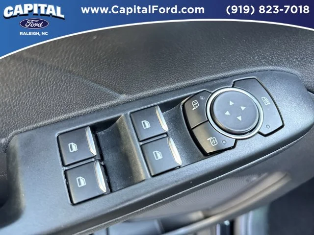 Used 2022 Black Ford SEL image 21