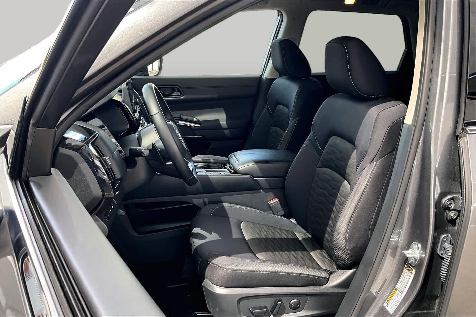 Certified Used 2025 Gun Metallic Nissan SV image 8