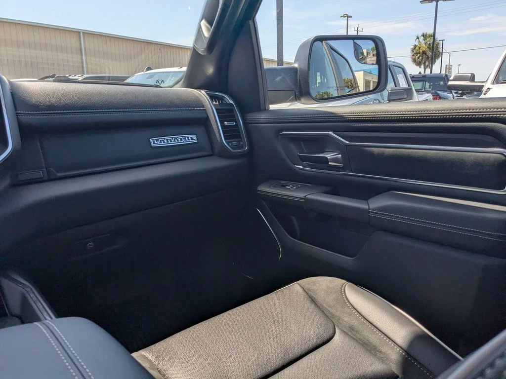 New 2026 Granite Crystal Metallic Clear-Coat Exterior Paint RAM Laramie image 17