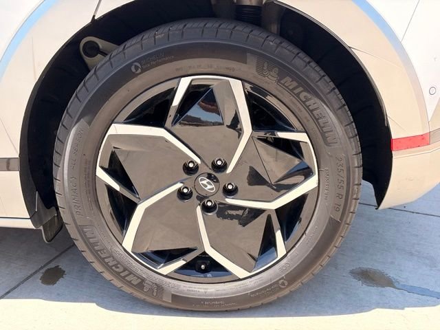 Used 2024 White Hyundai Limited image 6