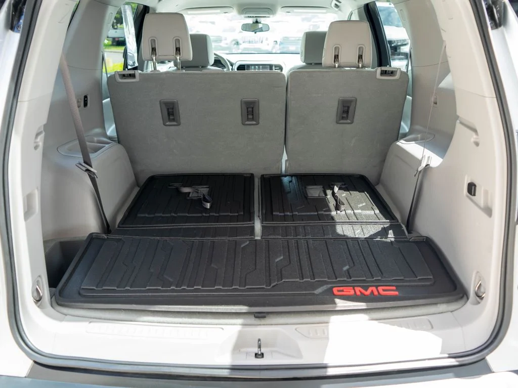 Used 2018 Silver GMC SLE-2 image 33