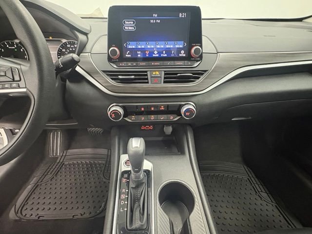 Used 2025 White Nissan 2.5 SV image 27