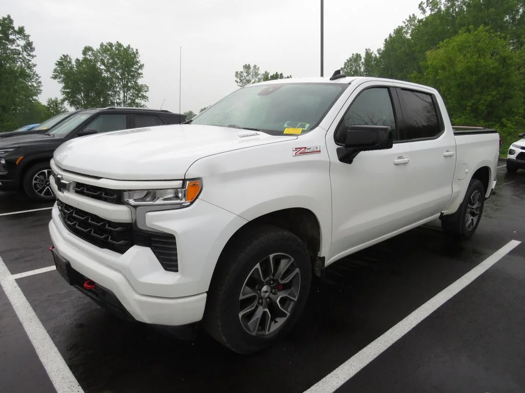 Used 2023 White Chevrolet RST image 8