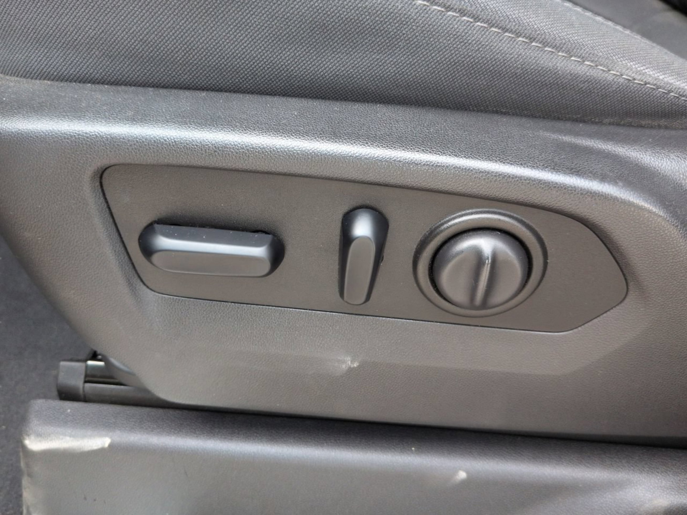 Used 2020 Cajun Red Tintcoat Chevrolet RST image 21