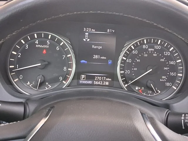Used 2024 Gray INFINITI LUXE image 13