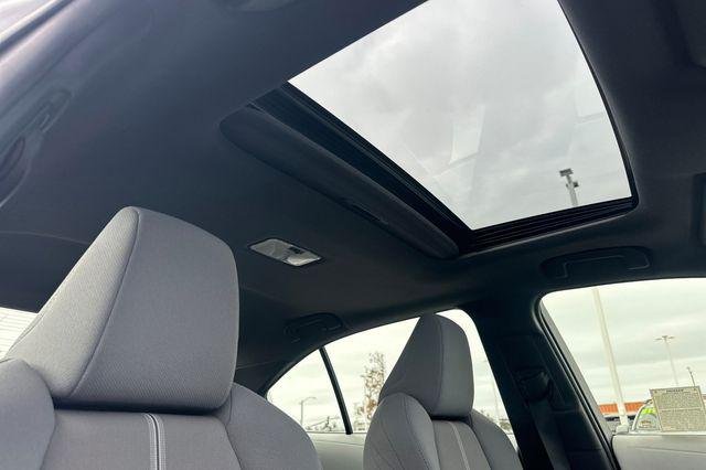 Certified Used 2020 CLASSIC SILVER MET Toyota  image 18