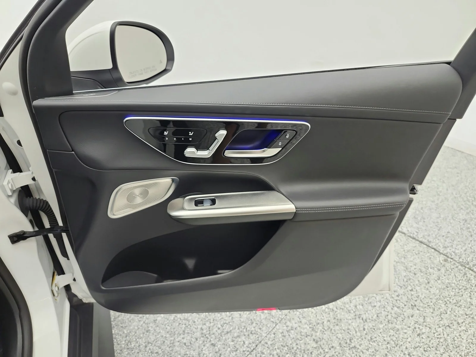 Used 2024 Polar White Mercedes-Benz GLC 300 SUV image 20