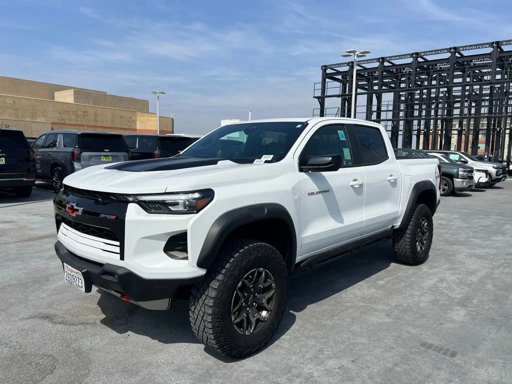2024 Chevrolet Colorado 4WD ZR2 Crew Cab Short Box's photo
