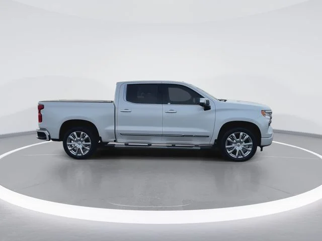 Used 2023 Beige Chevrolet High Country image 9