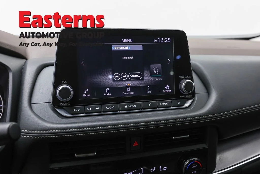 Used 2023 Gray Nissan SV image 18