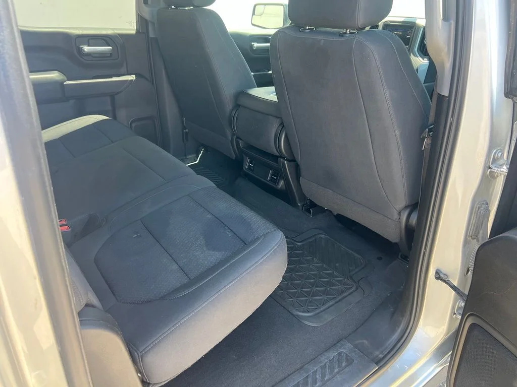 Used 2022 Silver Chevrolet Custom image 23