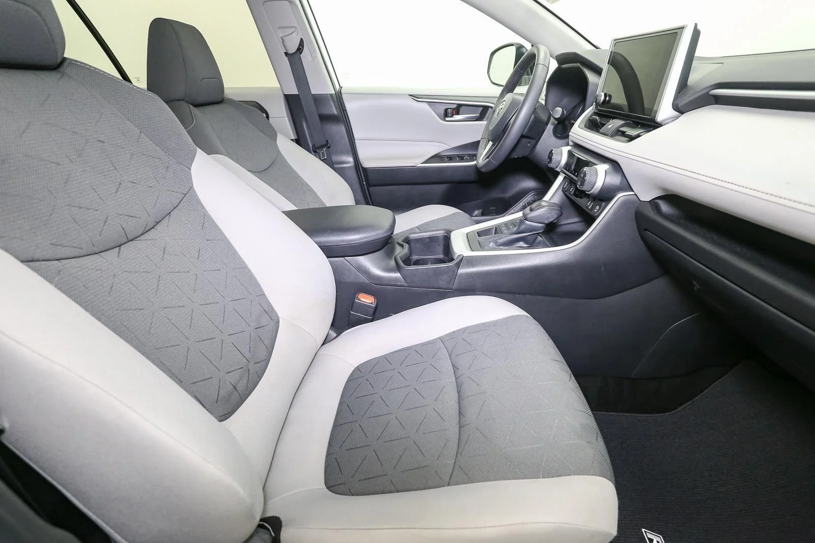 Certified Used 2023 Ice Cap Toyota XLE image 19
