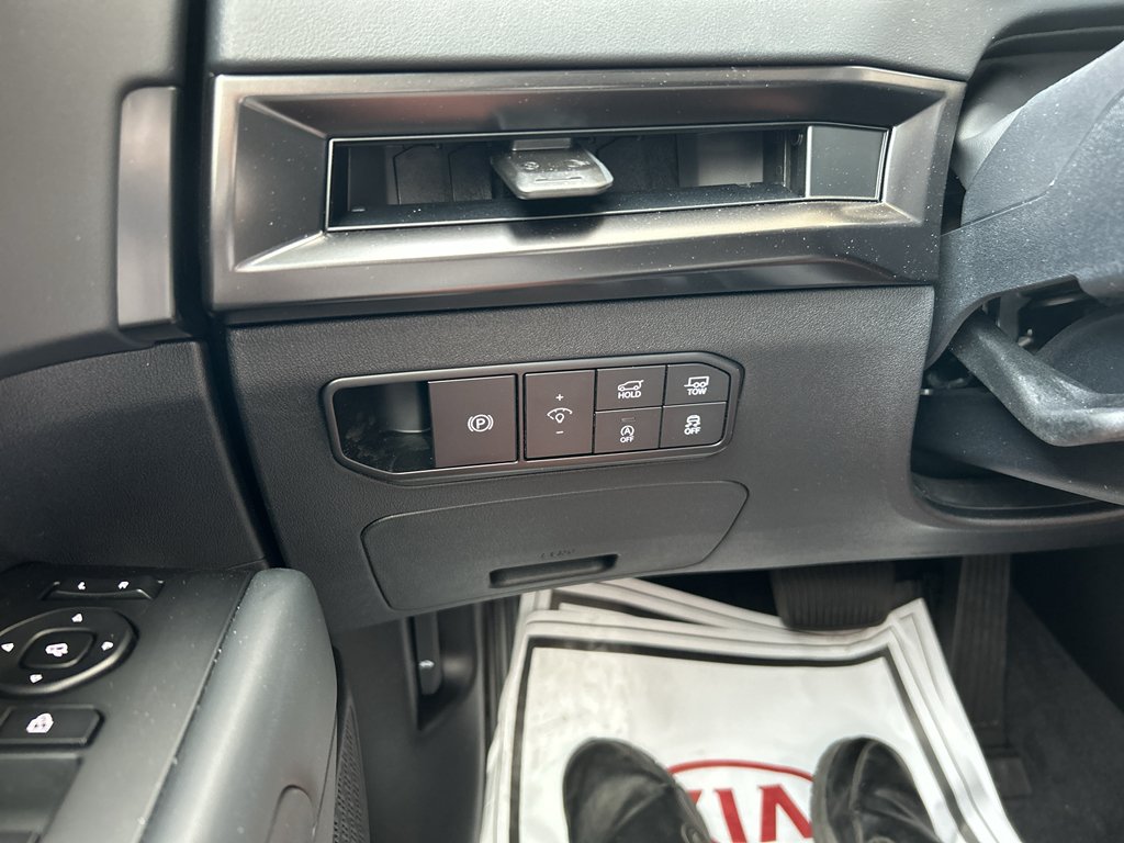 New 2027 Glacial White Pearl Kia X-Line EX image 27