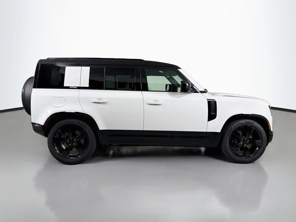 New 2026 Fuji White Land Rover X-Dynamic SE image 4