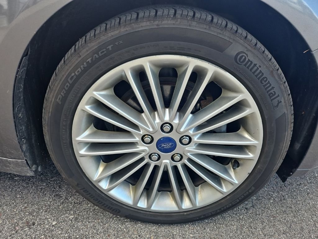Used 2014  Ford SE image 12