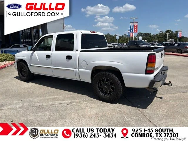 Used 2005 Summit White GMC SLE image 5
