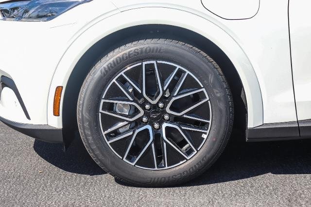 New 2026 Star White Metallic Tri-coat Ford Premium image 39