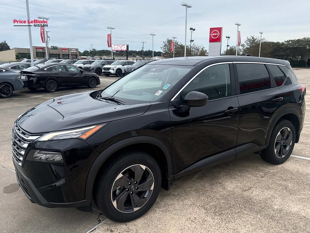 Certified Used 2025  Nissan SV image 3