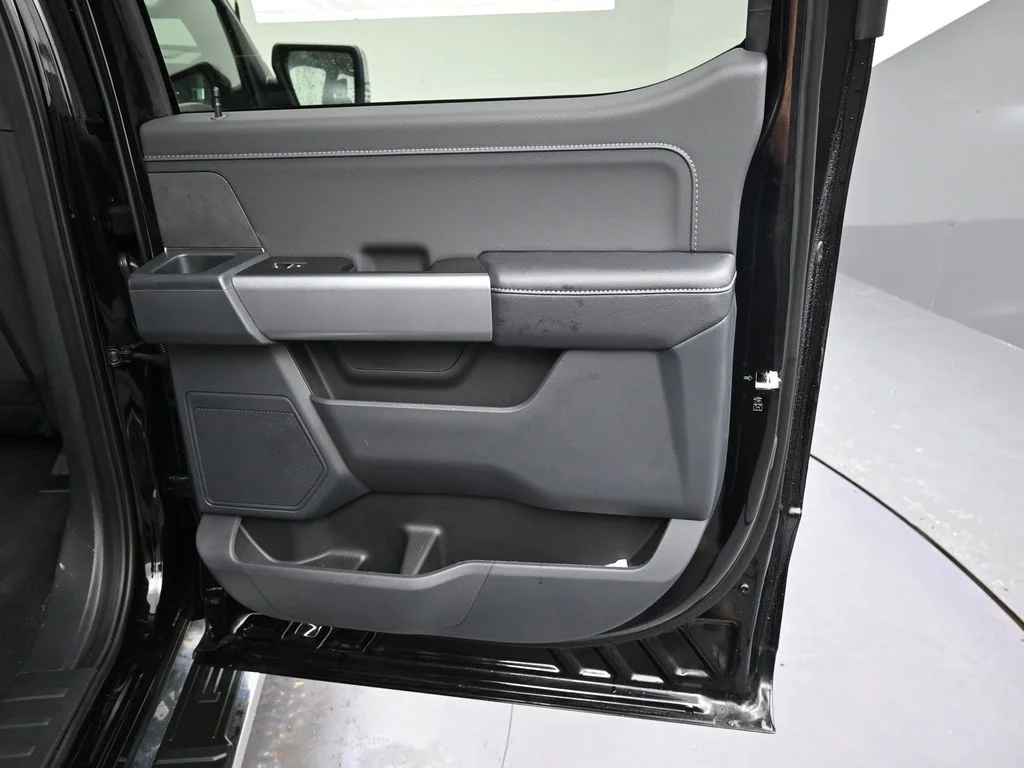 2025 Ford F-150 XLT - Photo 21