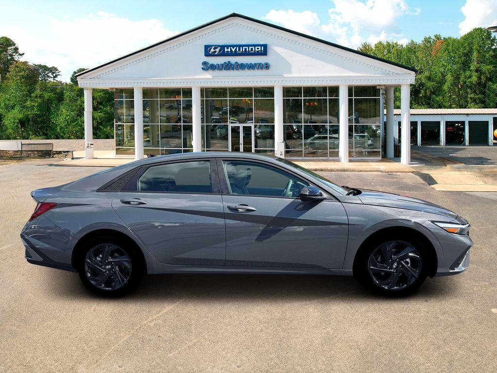 New 2026 Gray Hyundai SEL Sport Plus image 9