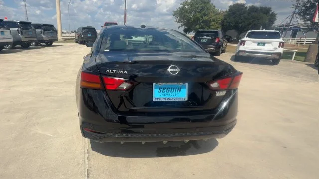 2025 Nissan Altima SV - Photo 7