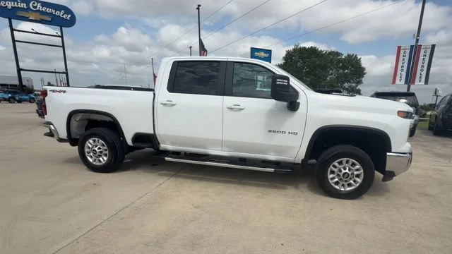 Certified Used 2025 Summit White Chevrolet LT image 9
