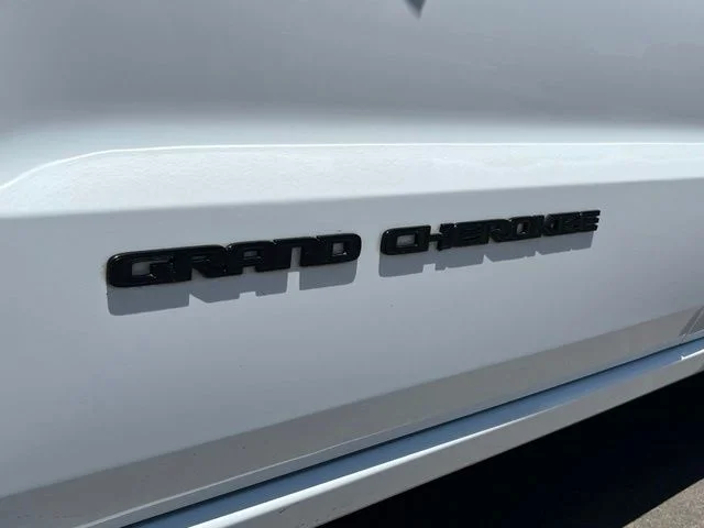 Used 2021 White Jeep Laredo X image 13