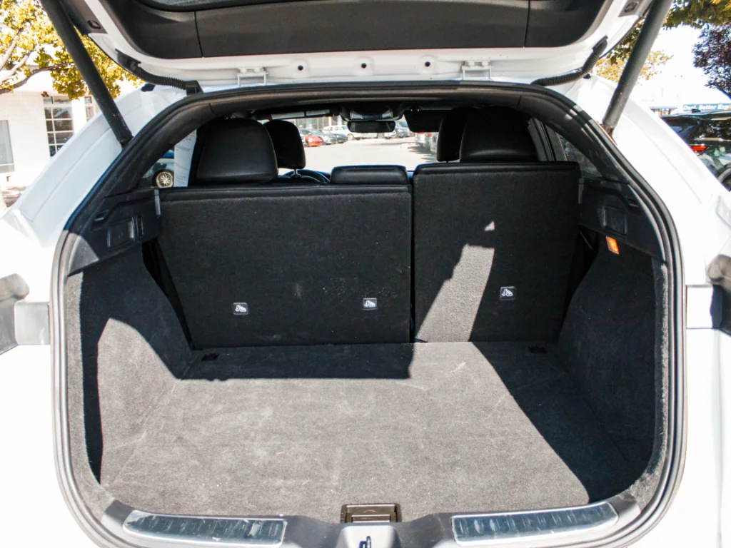 Used 2025 Radiant White INFINITI SENSORY image 28