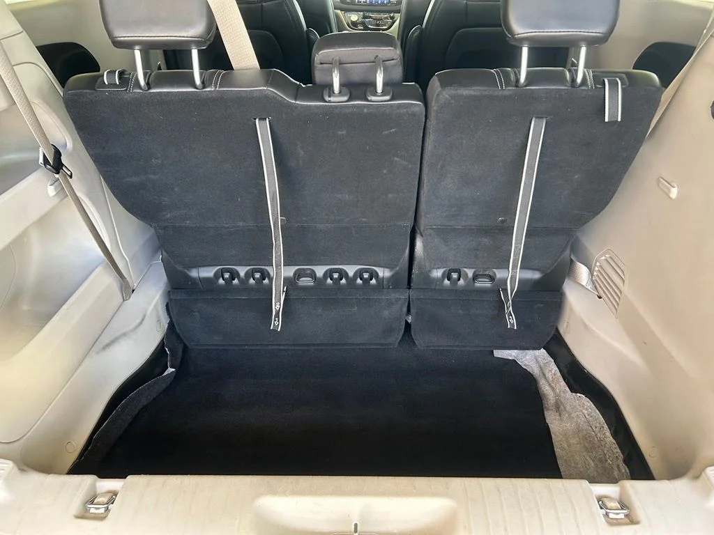 Used 2024 Black Chrysler Touring L image 30